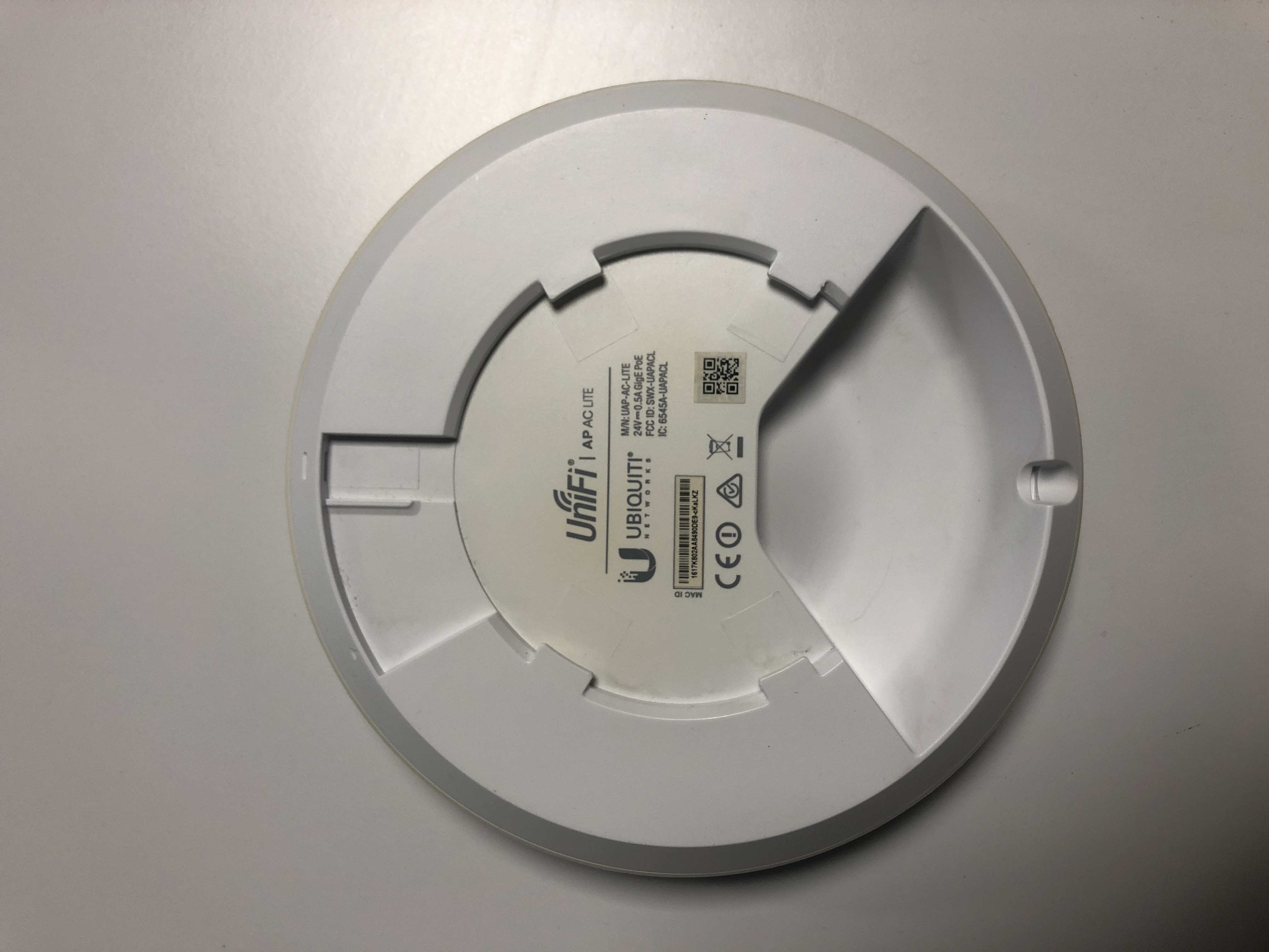 Antenne Wi-Fi Ubiquiti UniFi AP AC LITE - Point d'accès sans fil 802.11ac pour réseau intérieur et extérieur