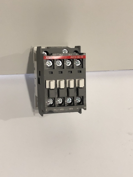 Contacteur ABB AX12-30-10-80 - 3 Pôles 12 A 24 V CA Pour Applications Industrielles et Domestiques