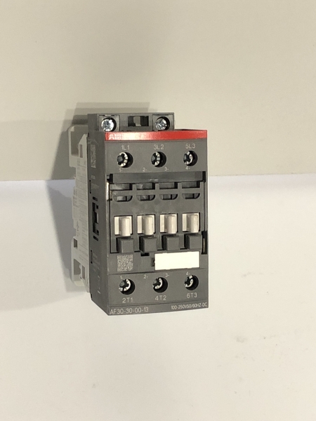 Contacteur ABB AF30-30-00-13 - 3 Pôles 690V 30A 15kW pour Applications Industrielles