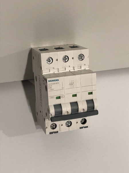 Disjoncteur Siemens 5SY6306-8CC - pour installations électriques