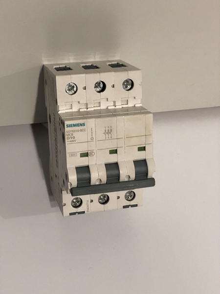 Disjoncteur modulaire Siemens 5SY6310-8CC - pour installation électrique