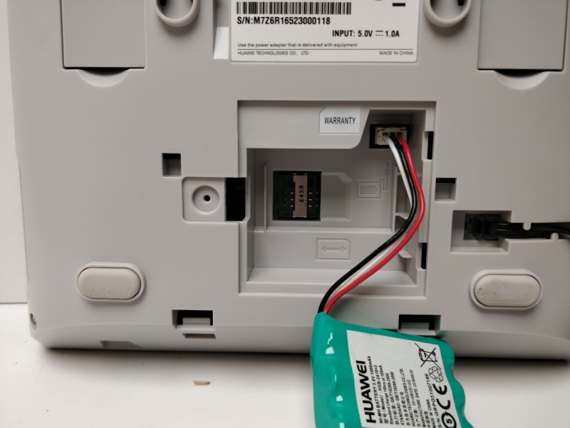 Téléphone fixe Huawei F616 - Lecteur carte SIM, Chargeur inclus, pour appels domestiques