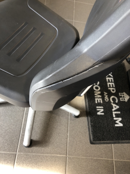 Chaise de Bureau GARANT inclinable plastique dur