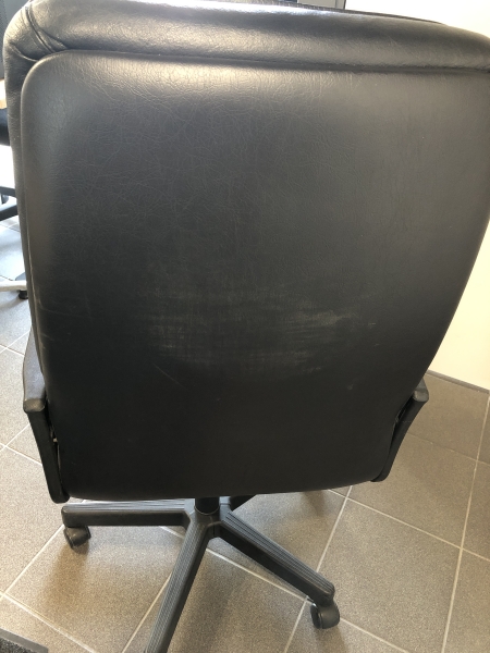 Fauteuil de bureau noir cuir réglable 