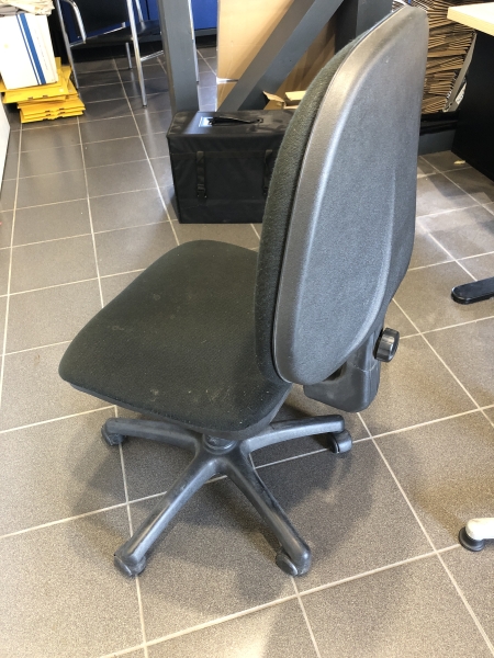 Chaise de bureau rembourrée tissu noir