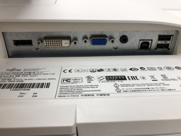Écran PC Fujitsu B22W-7 LED 22 pouces - 1680 x 1050, Blanc, Hub USB, Audio, Réglable