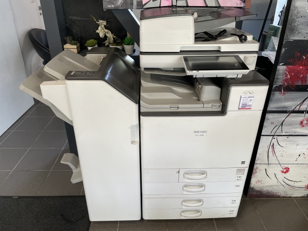 Photocopieur RICOH IM C3000 avec Module de finition 