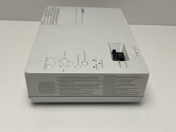 Vidéoprojecteur SANYO Pro Xtax - PLC-XW60 - Blanc - VGA - Télécommande - Pochette de transport