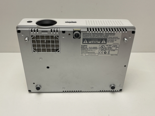 Vidéoprojecteur SANYO Pro Xtax - PLC-XW60 - Blanc - VGA - Télécommande - Pochette de transport