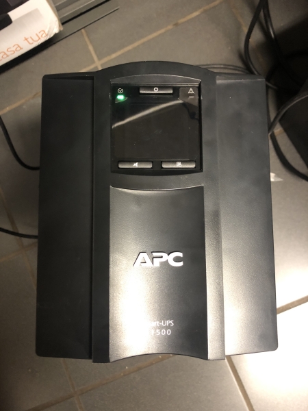 Onduleur APC Smart-UPS SMT 1500VA 