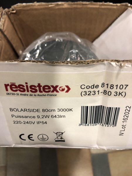 Borne LED Resistex BOLARSIDE 818107 - 9.2W 643Lm IP54 IK10 pour extérieur en aluminium noir