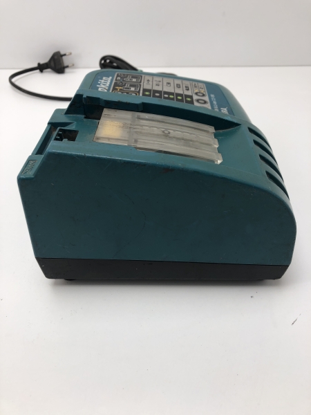 Chargeur de batterie Makita DC18RC - Compatible Batteries Li-ion 18V 240V Usage Électrique