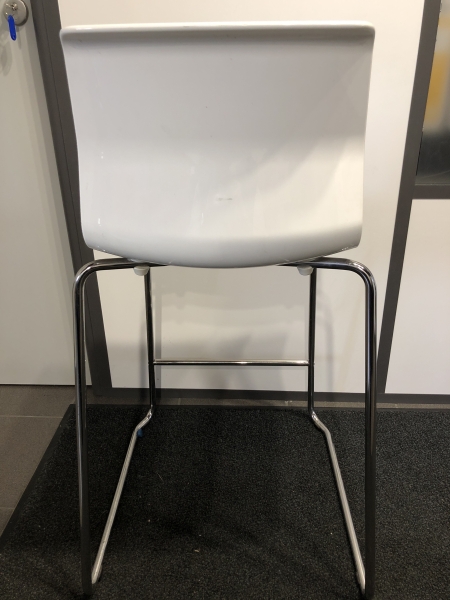 Tabouret de bar - Hauteur 64cm Assise Dossier 89cm Plastique Blanc Pieds Métal Chromé