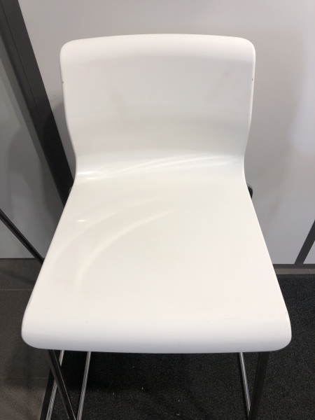 Tabouret de bar - Hauteur 64cm Assise Dossier 89cm Plastique Blanc Pieds Métal Chromé
