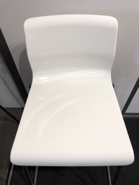 Tabouret de bar - Hauteur 64cm Assise Dossier 89cm Plastique Blanc Pieds Métal Chromé