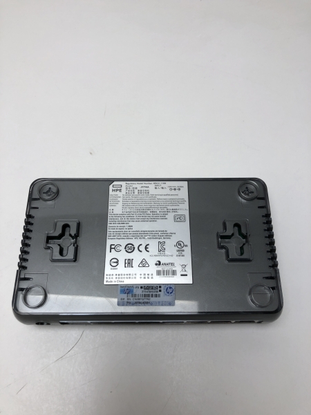 Switch HP 1405-8G
HP J9794A