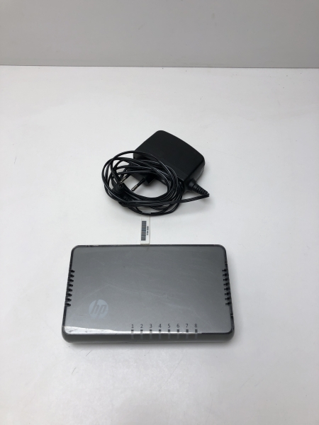 Switch HP 1405-8G
HP J9794A