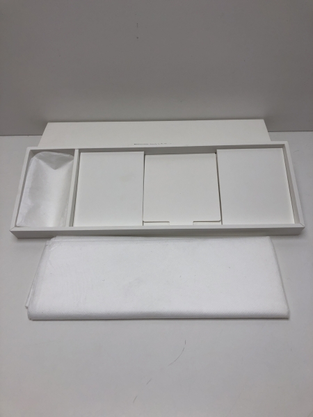Boîte vide Apple pour clavier et souris sans fil - Dimensions 36x13x2.7 cm pour rangement et transport
