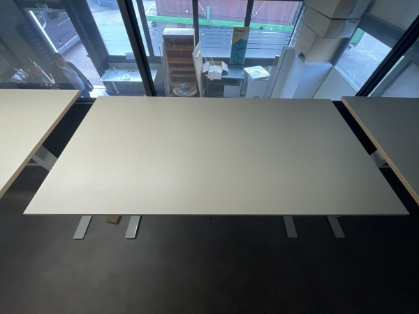 Bureau réglable manuel - 160 x 80 cm Blanc/Chêne clair pour bureau ergonomique