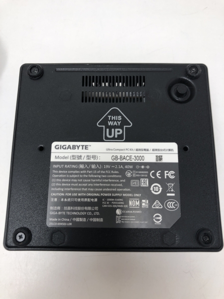 Ordinateur de bureau - Mini PC Gigabyte Brix BACE-3000 -  Intel Celeron N3000 - 4 Go Ram - SSD 256 Go - Windows 10 Pro