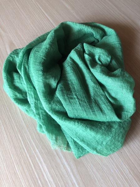Foulard vert - accessoire mode en tissu léger pour usage quotidien et événements romantiques Saint-Valentin