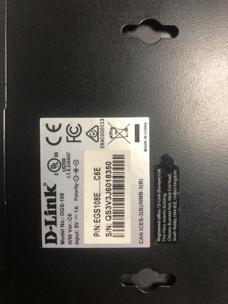 Switch réseau D-Link DGS-108 - 8 ports Gigabit Ethernet pour connexion filaire rapide