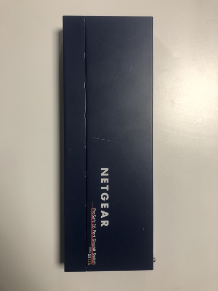 Switch NETGEAR GS116v1 - 16 ports Gigabit Ethernet pour réseau informatique domestique et professionnel
