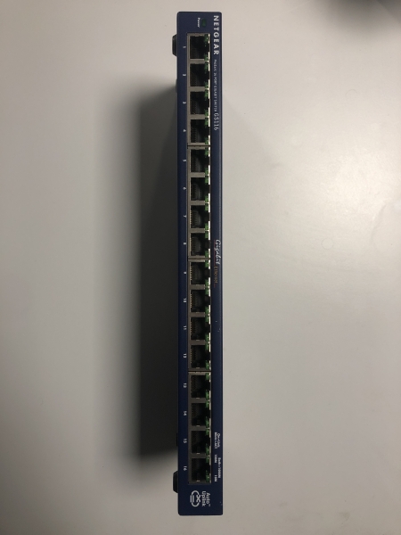 Switch NETGEAR GS116v1 - 16 ports Gigabit Ethernet pour réseau informatique domestique et professionnel