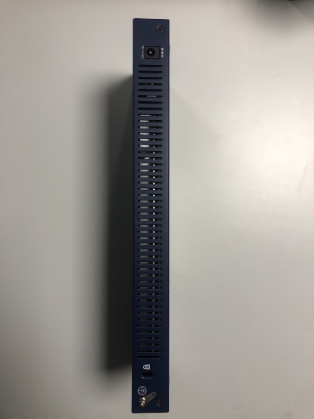 Switch NETGEAR GS116v1 - 16 ports Gigabit Ethernet pour réseau informatique domestique et professionnel