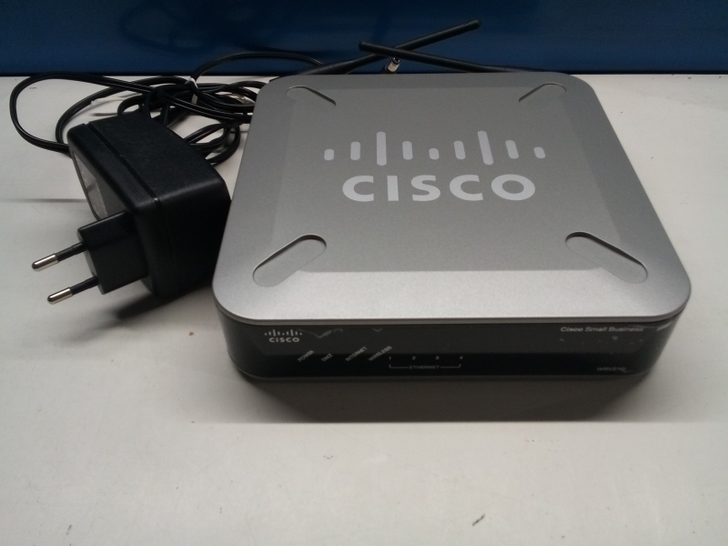 Routeur Wifi CISCO WRV210 - 5 ports RJ45 avec alimentation pour réseau domestique et professionnel