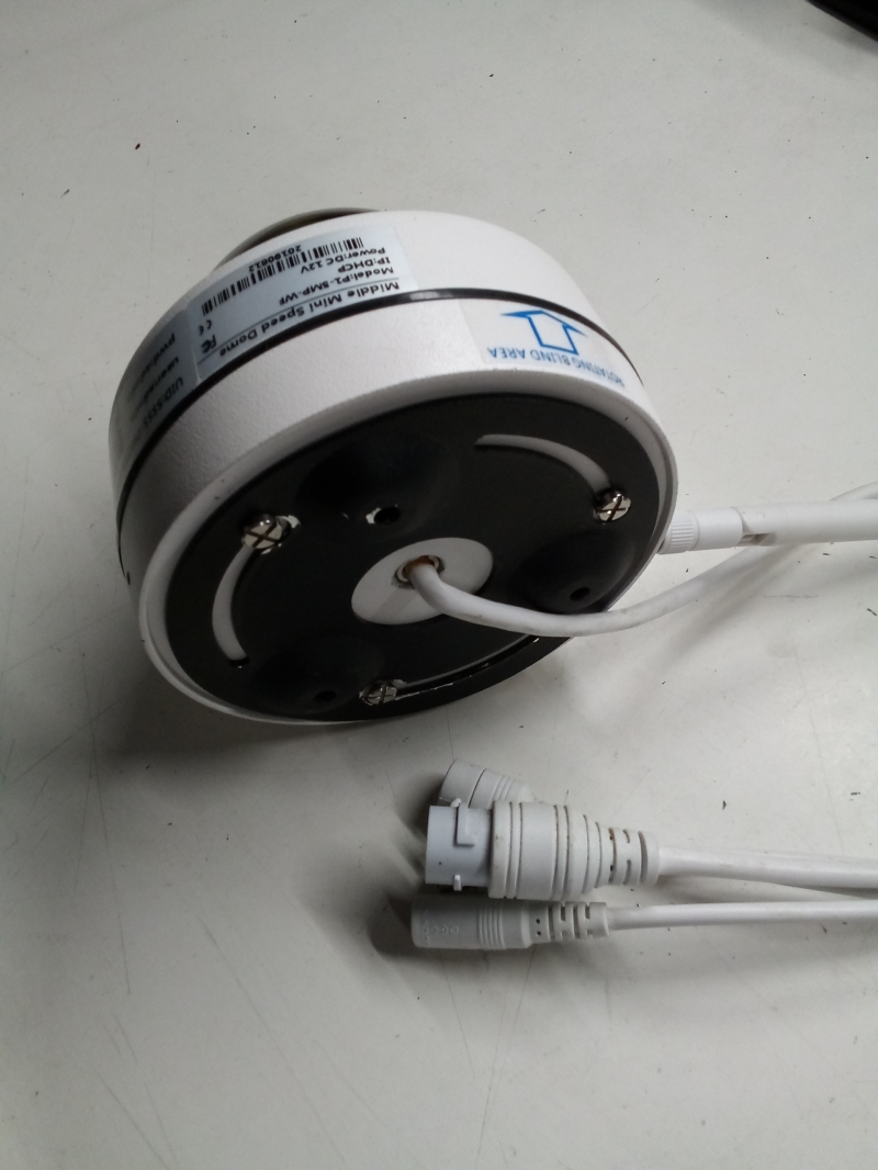 Caméra de surveillance 360° Middle Midi Speedy Dôme P1-5MP-WF - Connectique et antenne WiFi pour sécurité intérieure