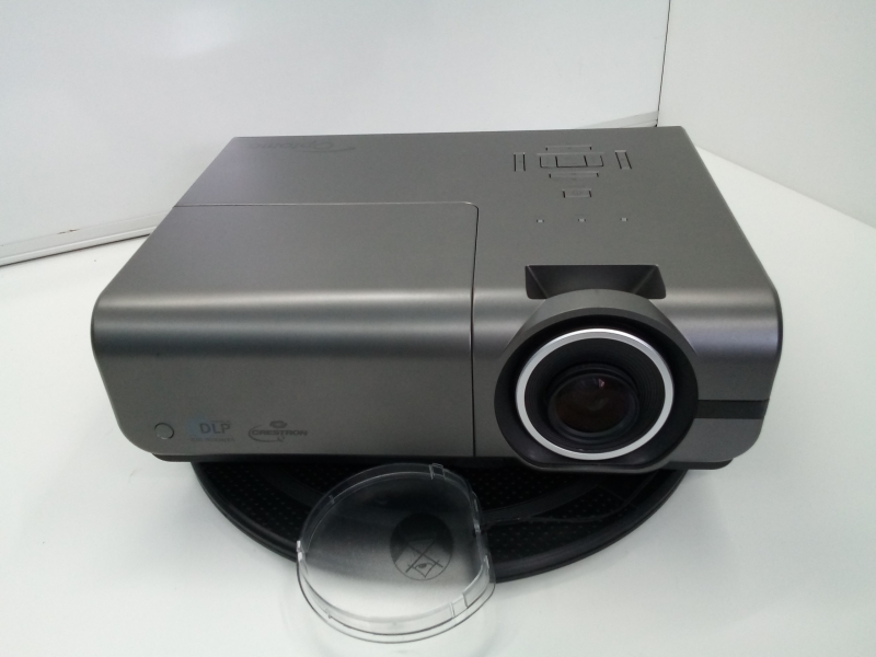 Projecteur Optoma Crestron - Ampoule 527 heures Lentille protection Pochette 3xVGA 2xHDMI DP Jack RCA RJ45 pour présentations