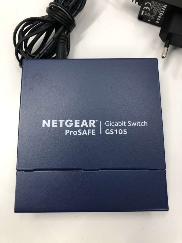 Switch NETGEAR Prosafe GS105 - 5xRJ45 Gigabit Ethernet Non manageables - Alimentation pour réseau domestique ou professionnel