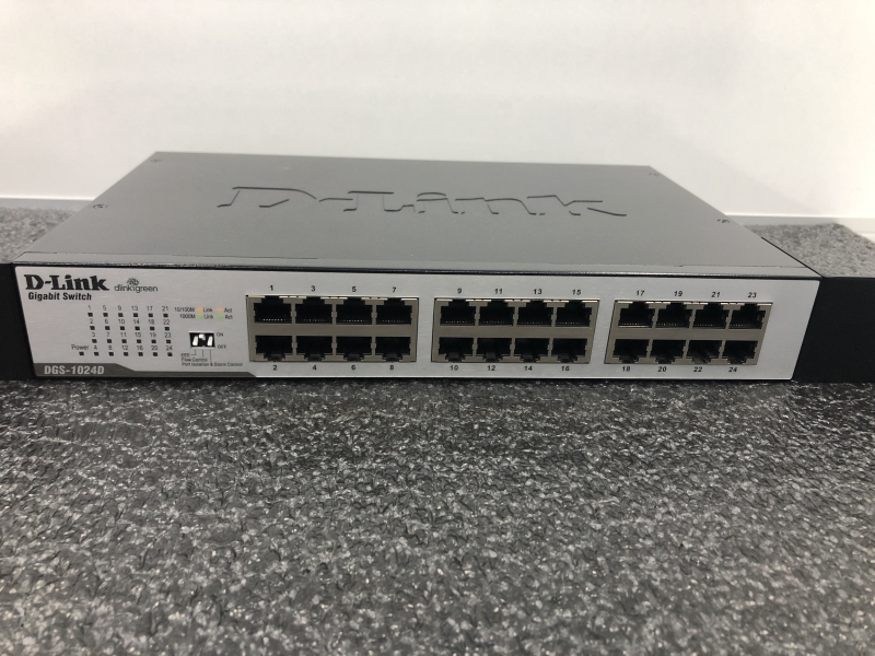 Switch D-Link DGS-1024D - 24 ports Gigabit Ethernet non géré, Rackmount/Desktop, Fanless
