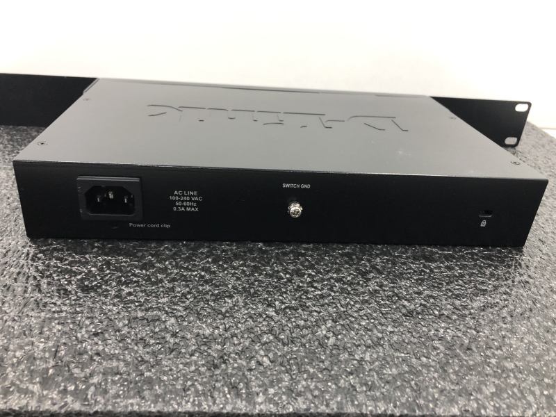 Switch D-Link DGS-1024D - 24 ports Gigabit Ethernet non géré, Rackmount/Desktop, Fanless