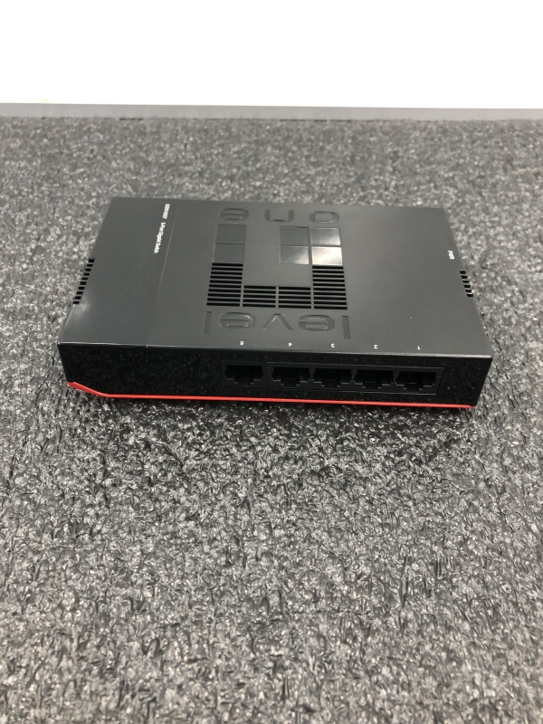 Switch Ethernet LEVEL ONE - 5 ports RJ45, Alimentation incluse, pour réseau domestique ou bureau