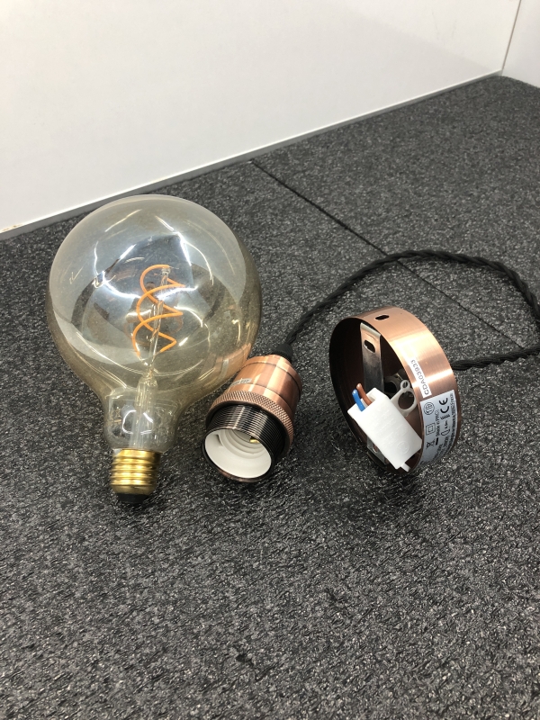 Suspension Lumineuse LED - Ampoule Décorative Incluse - Éclairage Intérieur pour Salon ou Chambre