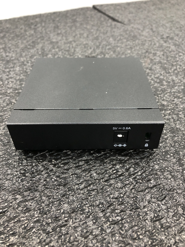 Switch TP-LINK TL SG 105S - 5xRJ45 Gigabit Ethernet avec Alimentation pour Réseau Domestique ou Bureau