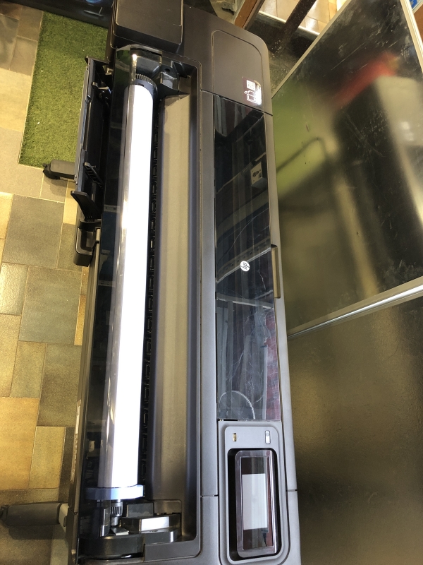 Traceur HP Designjet T730 -  36 pouces -  USB Type-A - Papier rouleau ou  A1, A2, A3, A4 - Ethernet (RJ45), WiFi- Wifi direct + Kit remplacement tête d'impression HP 729