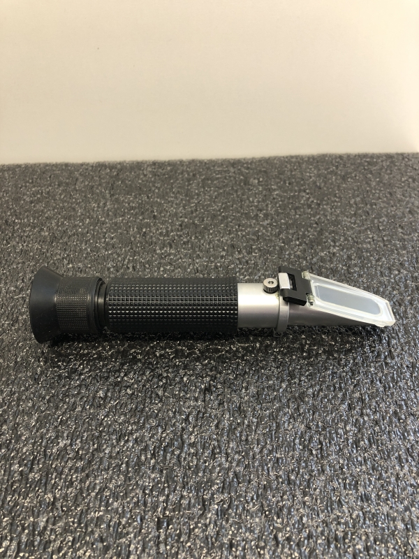 Réfractomètre portable avec boîte et manuel - Mesure précise pour liquides, idéal laboratoire et usage personnel