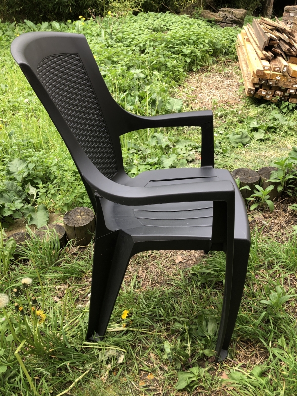 Chaise de jardin imitation rotin noire - Confort et style extérieur 