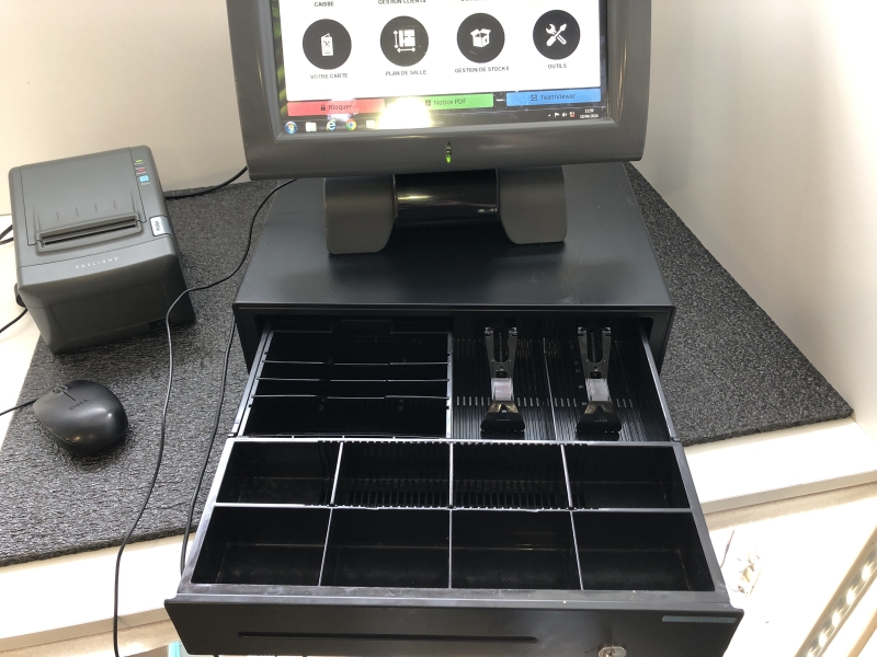 Caisse enregistreuse ELIOS-III-G - Écran tactile Intel Atom D2550 2 Go RAM HDD 256 Go Windows 7 Pro pour commerce